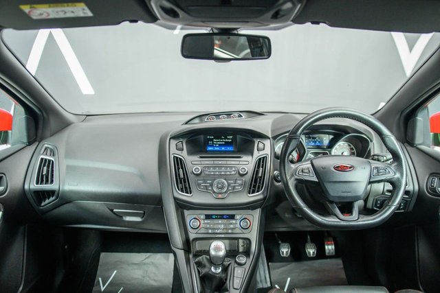 View our FORD FOCUS