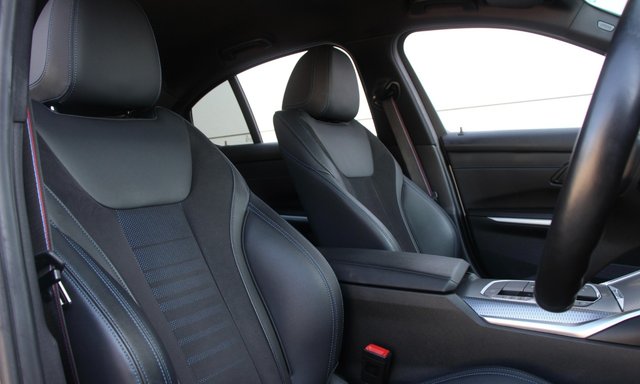 View our BMW 3 SERIES