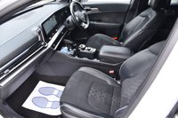 USED 2023 72 KIA SPORTAGE 1.6 T-GDi MHEV GT-Line SUV 5dr Petrol Hybrid DCT Euro 6 (s/s) (148 bhp) 1 Owner from New | Hybrid Petrol | Full Kia Service History | 2 Keys | Reversing Camera | Apple CarPlay | Satellite Navigation | Leather / Alcantara Upholstry | Privacy Glass | 19" Alloy Wheels | Park Assist | MOT Valid (3/01/2027)