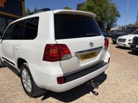 USED 2015 15 TOYOTA LAND CRUISER 4.5 D-4D V8 SUV 5dr Diesel Auto 4WD Euro 5 (268 ps) ICE (IN CAR ENTERTAINMENT) + SAT NAV + FULL BEIGE LEATHER SEATS + PRIVACY GLASS + SIDE STEPS + ALLOY WHEELS + SUNROOF + 2 KEYS + KING OF 4X4S + PEARLESCENT WHITE  + FULL SERVICE HISTORY + DAB RADIO + 7 SEATS + 2 KEYS + FINANCE AVAILABLE