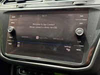USED 2019 68 VOLKSWAGEN TIGUAN 2.0 TDI SEL SUV 5dr  Sat Nav, Sunroof, ACC