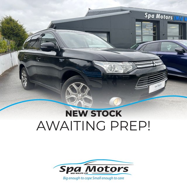 2014 OUTLANDER 2.0H 12KWH GX4H SUV 5DR PETROL PLUG IN HYBRID CVT 4WD EURO... photo
