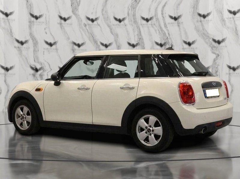 2015 MINI Hatch in white — photo 5 of 11