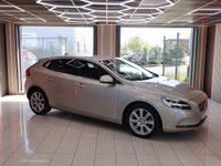 USED 2017 17 VOLVO V40 2.0 T2 Inscription Hatchback 5dr Petrol Manual Euro 6 (s/s) (122 ps) Quality & Best value Assured