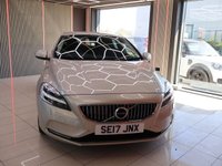 USED 2017 17 VOLVO V40 2.0 T2 Inscription Hatchback 5dr Petrol Manual Euro 6 (s/s) (122 ps) Quality & Best value Assured