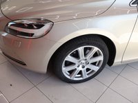 USED 2017 17 VOLVO V40 2.0 T2 Inscription Hatchback 5dr Petrol Manual Euro 6 (s/s) (122 ps) Quality & Best value Assured