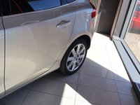 USED 2017 17 VOLVO V40 2.0 T2 Inscription Hatchback 5dr Petrol Manual Euro 6 (s/s) (122 ps) Quality & Best value Assured