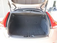 USED 2017 17 VOLVO V40 2.0 T2 Inscription Hatchback 5dr Petrol Manual Euro 6 (s/s) (122 ps) Quality & Best value Assured
