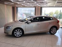 USED 2017 17 VOLVO V40 2.0 T2 Inscription Hatchback 5dr Petrol Manual Euro 6 (s/s) (122 ps) Quality & Best value Assured