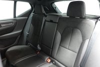 USED 2019 69 VOLVO XC40 2.0 T5 R-Design SUV 5dr Petrol Auto AWD Euro 6 (s/s) (247 ps) FULL HISTORY+HEATED SEATS+NAV