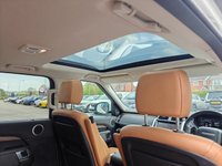 USED 2018 68 LAND ROVER DISCOVERY 3.0 SD V6 HSE SUV 5dr Diesel Auto 4WD Euro 6 (s/s) (306 ps) DETACHABLE TOWBAR + PRIV GLASS