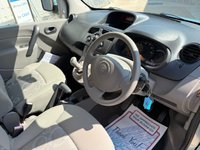 USED 2011 11 RENAULT KANGOO 1.5 dCi Expression MPV 5dr Diesel Manual Euro 5 (90 ps) 