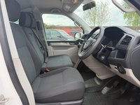USED 2016 66 VOLKSWAGEN TRANSPORTER 2.0 TDI T30 BlueMotion Tech Trendline Kombi Double Cab 5dr Diesel Manual FWD SWB Euro 5 (s/s) (102 ps) 