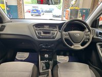 USED 2016 16 HYUNDAI I20 1.2 Blue Drive SE Hatchback 5 door Petrol Manual Euro 6 in White AUX POINT+REAR PARKING SENSORS