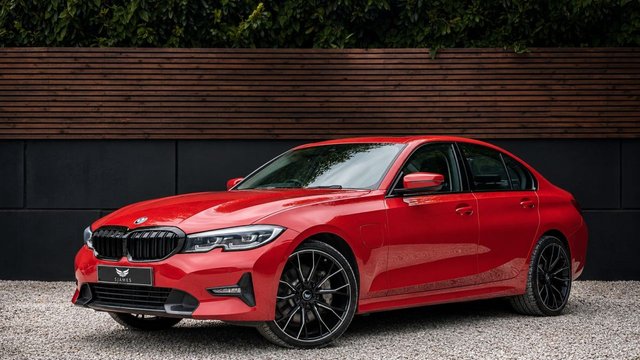View our BMW 3 SERIES