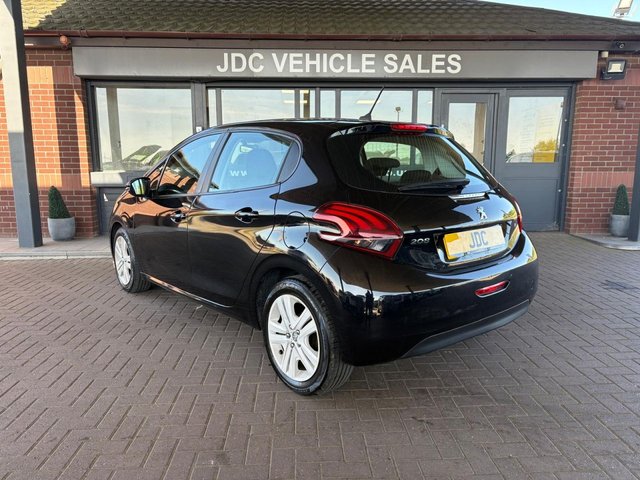 View our PEUGEOT 208