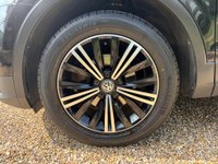 USED 2017 67 VOLKSWAGEN TIGUAN 2.0 TDI SE Navigation 4Motion Euro 6 (s/s) 5dr 