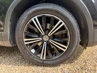 USED 2017 67 VOLKSWAGEN TIGUAN 2.0 TDI SE Navigation 4Motion Euro 6 (s/s) 5dr 