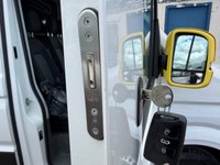 USED 2021 21 VOLKSWAGEN CRAFTER 2.0 TDI CR35 Trendline Panel Van 5dr Diesel Automatic FWD MWB Euro 6 (s/s) (140 ps) A/C-sensors-dab-racking-2 keys
