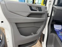 USED 2021 21 VOLKSWAGEN CRAFTER 2.0 TDI CR35 Trendline Panel Van 5dr Diesel Automatic FWD MWB Euro 6 (s/s) (140 ps) A/C-sensors-dab-racking-2 keys