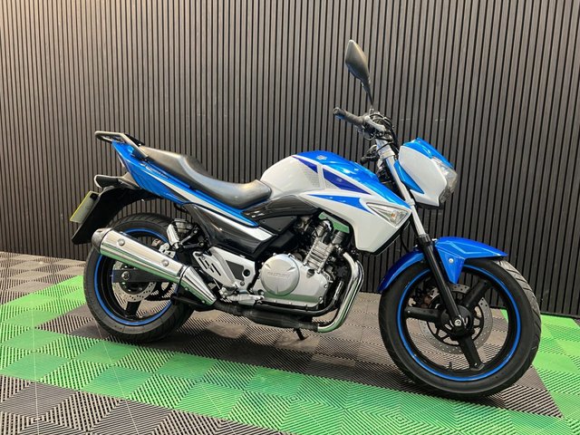 View our SUZUKI Inazuma 250