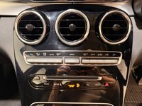USED 2016 16 MERCEDES-BENZ C-CLASS 2.0 C200 SE Saloon 4dr Petrol 7G-Tronic+ Euro 6 (s/s) (184 ps) 8 MERCEDES SERVICES-SAT NAV-A/C-PARK SENSOR + CAMERA-HEATED LEATHER