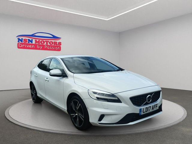 2017 17 VOLVO V40 2.0 T2 R-Design Pro Hatchback 5dr Petrol Manual Euro 6 (s/s) (122 ps) 12 Months AA Breakdown - Free