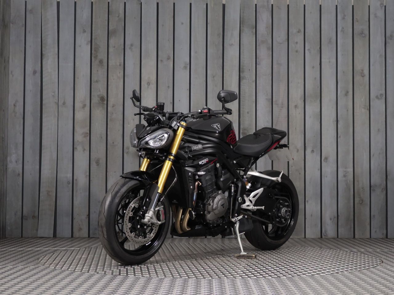 TRIUMPH SPEED TRIPLE 1200