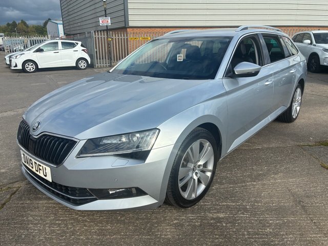View our Skoda Superb 2.0 TDI SE L Executive Estate 5dr Diesel Manual Euro 6 (s/s) (150 ps)