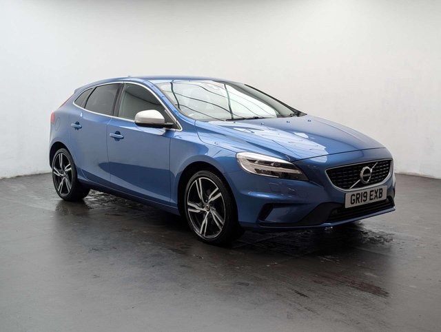 USED 2019 19 VOLVO V40 2.0 V40 R-Design Edition T2 5dr CLICK+COLLECT / HOME DELIVERY
