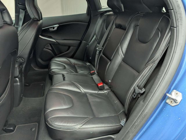 USED 2019 19 VOLVO V40 2.0 V40 R-Design Edition T2 5dr CLICK+COLLECT / HOME DELIVERY