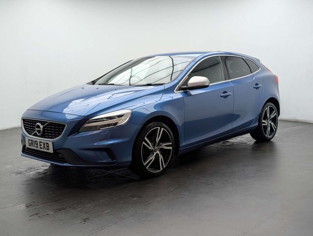 USED 2019 19 VOLVO V40 2.0 V40 R-Design Edition T2 5dr CLICK+COLLECT / HOME DELIVERY