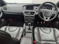 USED 2019 19 VOLVO V40 2.0 V40 R-Design Edition T2 5dr CLICK+COLLECT / HOME DELIVERY