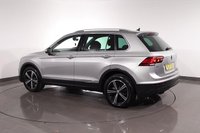 USED 2017 17 VOLKSWAGEN TIGUAN 2.0 TDI SE SUV 5dr Diesel DSG Euro 6 (s/s) (150 ps) 5 DOCUMENTED SERVICES I AUTOMATIC