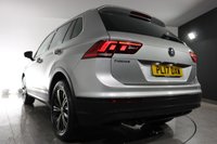 USED 2017 17 VOLKSWAGEN TIGUAN 2.0 TDI SE SUV 5dr Diesel DSG Euro 6 (s/s) (150 ps) 5 DOCUMENTED SERVICES I AUTOMATIC