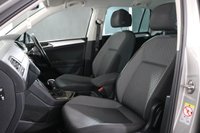USED 2017 17 VOLKSWAGEN TIGUAN 2.0 TDI SE SUV 5dr Diesel DSG Euro 6 (s/s) (150 ps) 5 DOCUMENTED SERVICES I AUTOMATIC