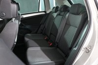 USED 2017 17 VOLKSWAGEN TIGUAN 2.0 TDI SE SUV 5dr Diesel DSG Euro 6 (s/s) (150 ps) 5 DOCUMENTED SERVICES I AUTOMATIC