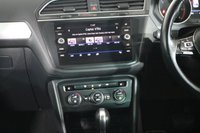 USED 2017 17 VOLKSWAGEN TIGUAN 2.0 TDI SE SUV 5dr Diesel DSG Euro 6 (s/s) (150 ps) 5 DOCUMENTED SERVICES I AUTOMATIC