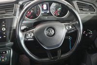 USED 2017 17 VOLKSWAGEN TIGUAN 2.0 TDI SE SUV 5dr Diesel DSG Euro 6 (s/s) (150 ps) 5 DOCUMENTED SERVICES I AUTOMATIC