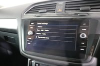 USED 2017 17 VOLKSWAGEN TIGUAN 2.0 TDI SE SUV 5dr Diesel DSG Euro 6 (s/s) (150 ps) 5 DOCUMENTED SERVICES I AUTOMATIC