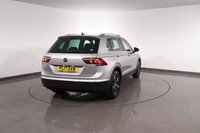 USED 2017 17 VOLKSWAGEN TIGUAN 2.0 TDI SE SUV 5dr Diesel DSG Euro 6 (s/s) (150 ps) 5 DOCUMENTED SERVICES I AUTOMATIC