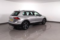 USED 2017 17 VOLKSWAGEN TIGUAN 2.0 TDI SE SUV 5dr Diesel DSG Euro 6 (s/s) (150 ps) 5 DOCUMENTED SERVICES I AUTOMATIC