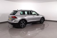 USED 2017 17 VOLKSWAGEN TIGUAN 2.0 TDI SE SUV 5dr Diesel DSG Euro 6 (s/s) (150 ps) 5 DOCUMENTED SERVICES I AUTOMATIC