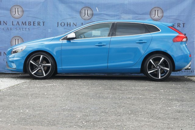 View our VOLVO V40