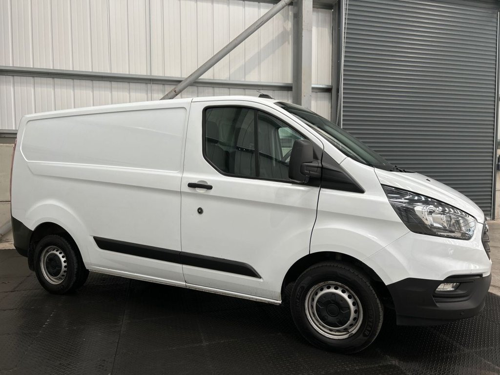 White 2021 Ford Transit Custom Van Front-wheel drive Manual
