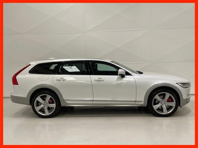 View our VOLVO V90 Cross Country