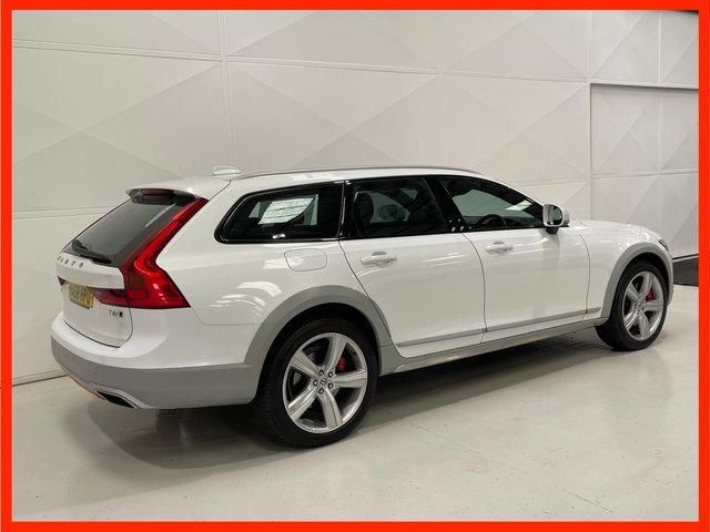 View our VOLVO V90 Cross Country