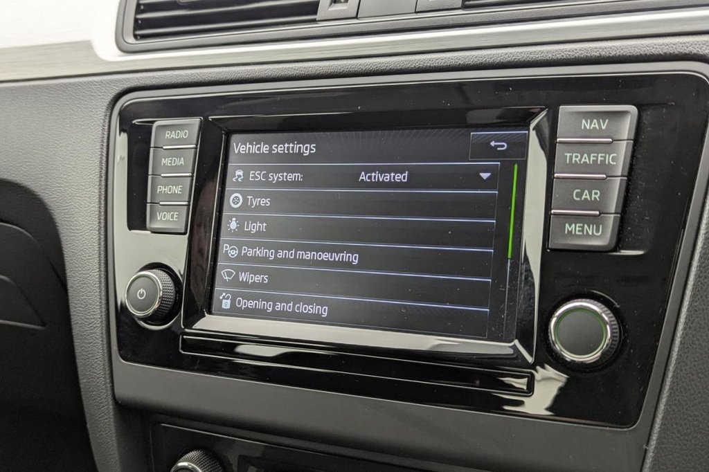 USED 2017 17 SKODA RAPID SPACEBACK 1.2 TSI SE Tech Hatchback 5dr Petrol DSG Euro 6 (s/s) (90 ps) Car Play, Sat Nav, Cruise