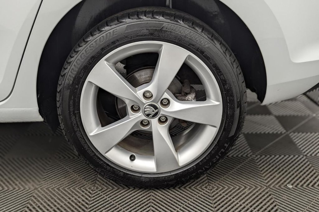USED 2017 17 SKODA RAPID SPACEBACK 1.2 TSI SE Tech Hatchback 5dr Petrol DSG Euro 6 (s/s) (90 ps) Car Play, Sat Nav, Cruise