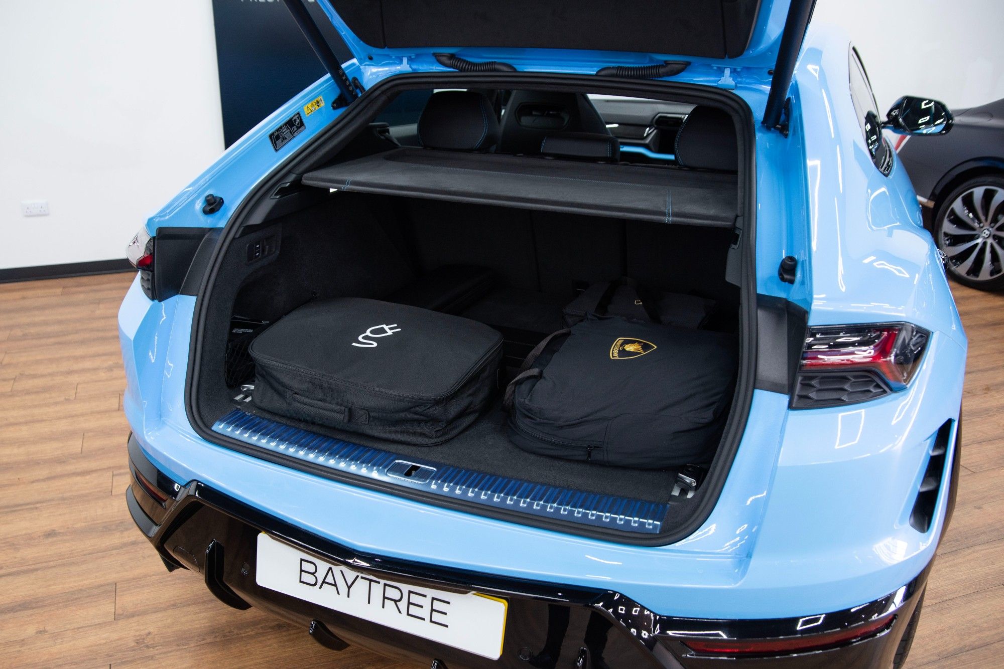 USED 2025 25 LAMBORGHINI URUS 4.0 V8 BiTurbo SE 